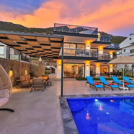 July Villa *